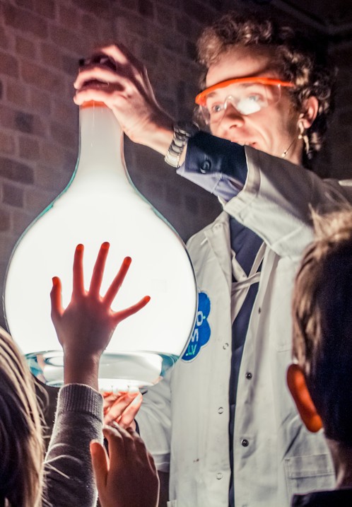 Zinātnes teātris Supervaroņu eksperimenti krievu valodā attēls